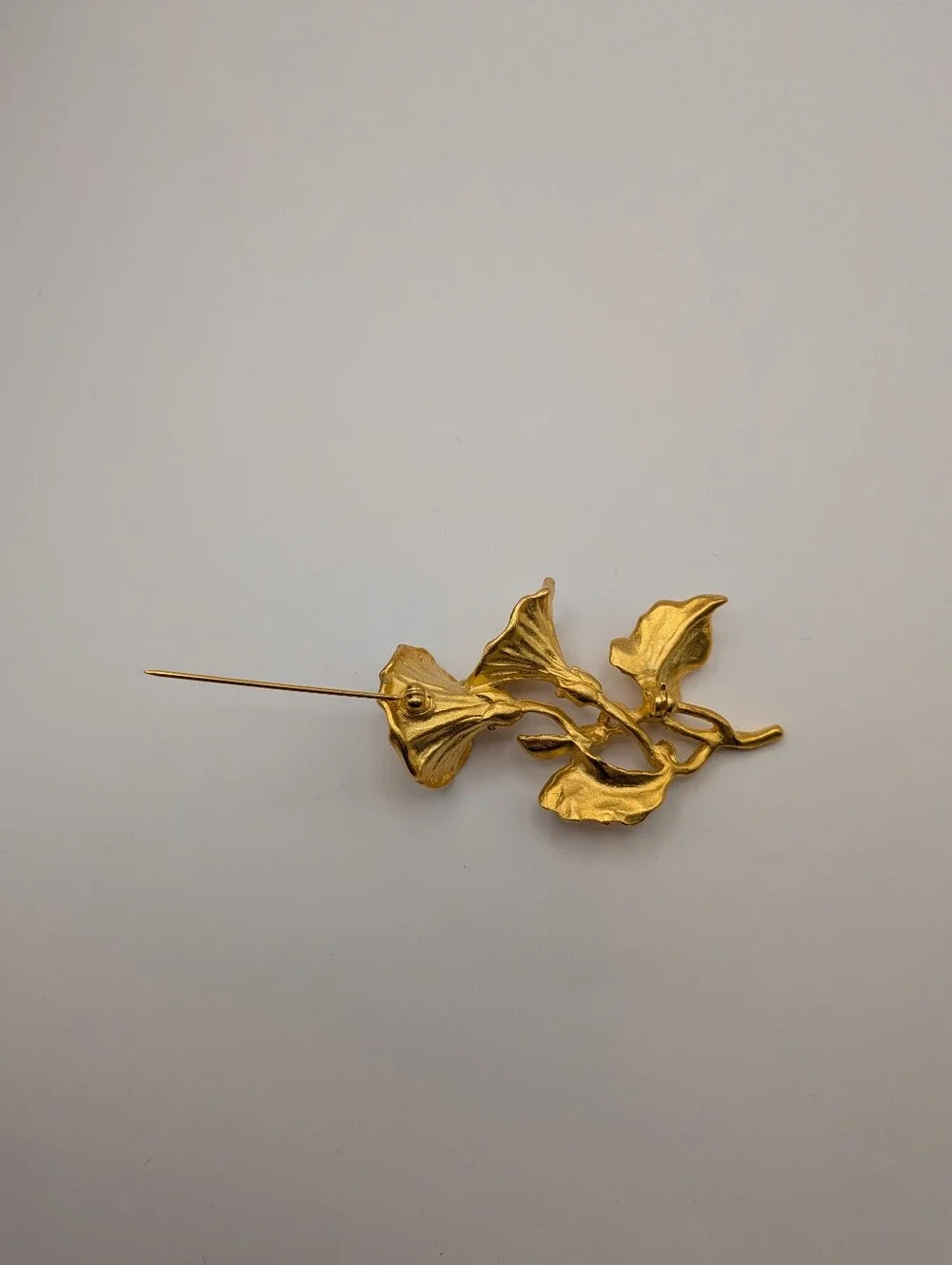 Vintage Jacqueline Ferrar Gold Toned Nightshade Floral Leaf Pin Brooch